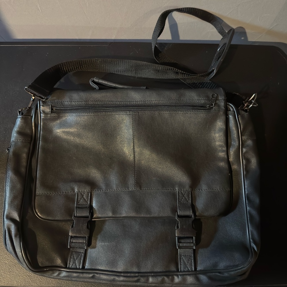 Black Leather Men's Messenger Bag